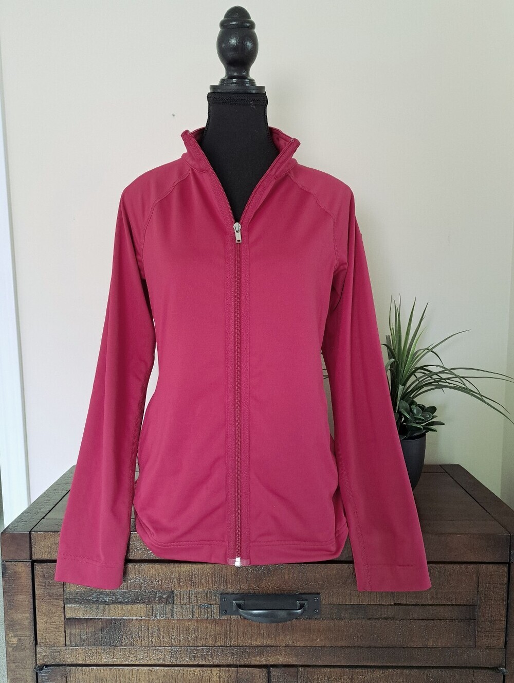 Reebok Activewear Full Zip Raspberry Pink Womens Size Medium Long Sleeved